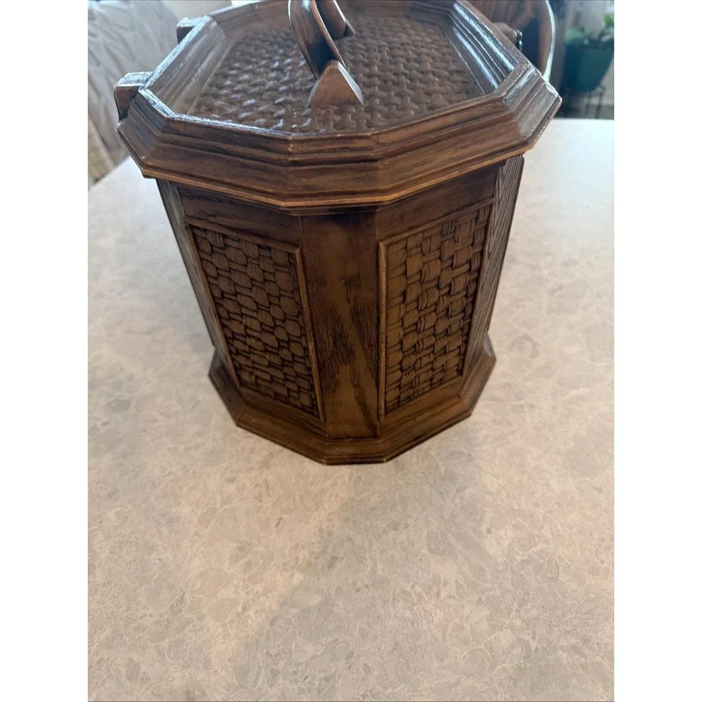 MCM Vintage Lerner Plastic Sewing Box w/ Interior Accessory Tray Faux Wood/Weave